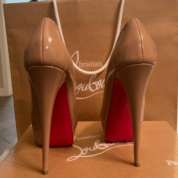red bottom sizes